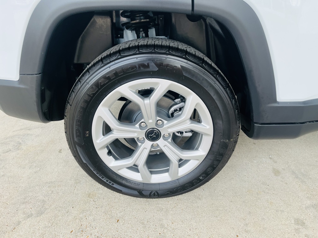 Vehicle image 42 of 44