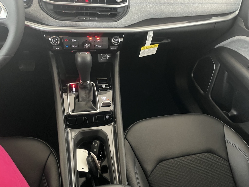 Vehicle image 16 of 44