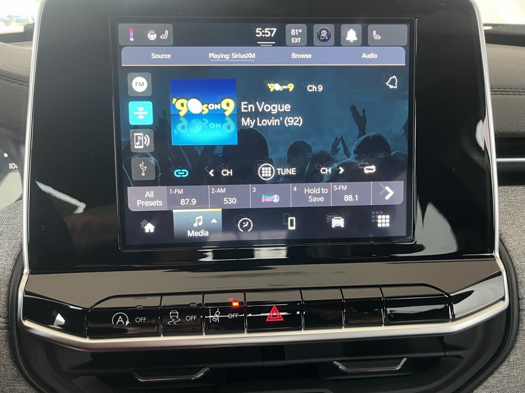 Vehicle image 19 of 44