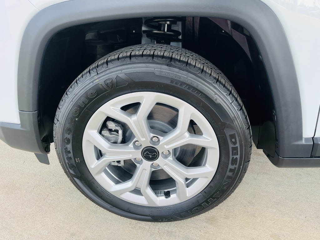 Vehicle image 40 of 44