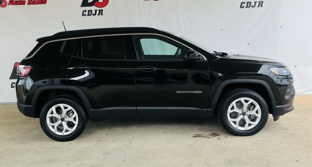 Vehicle image 5 of 40