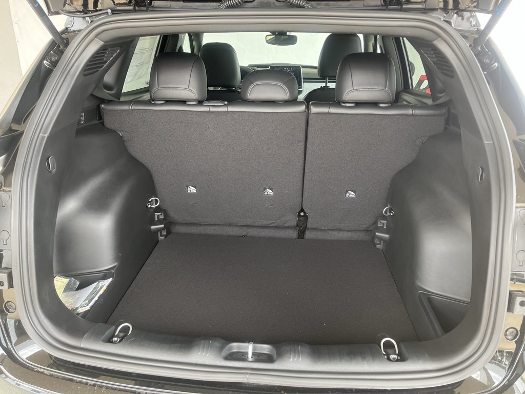 Vehicle image 11 of 40