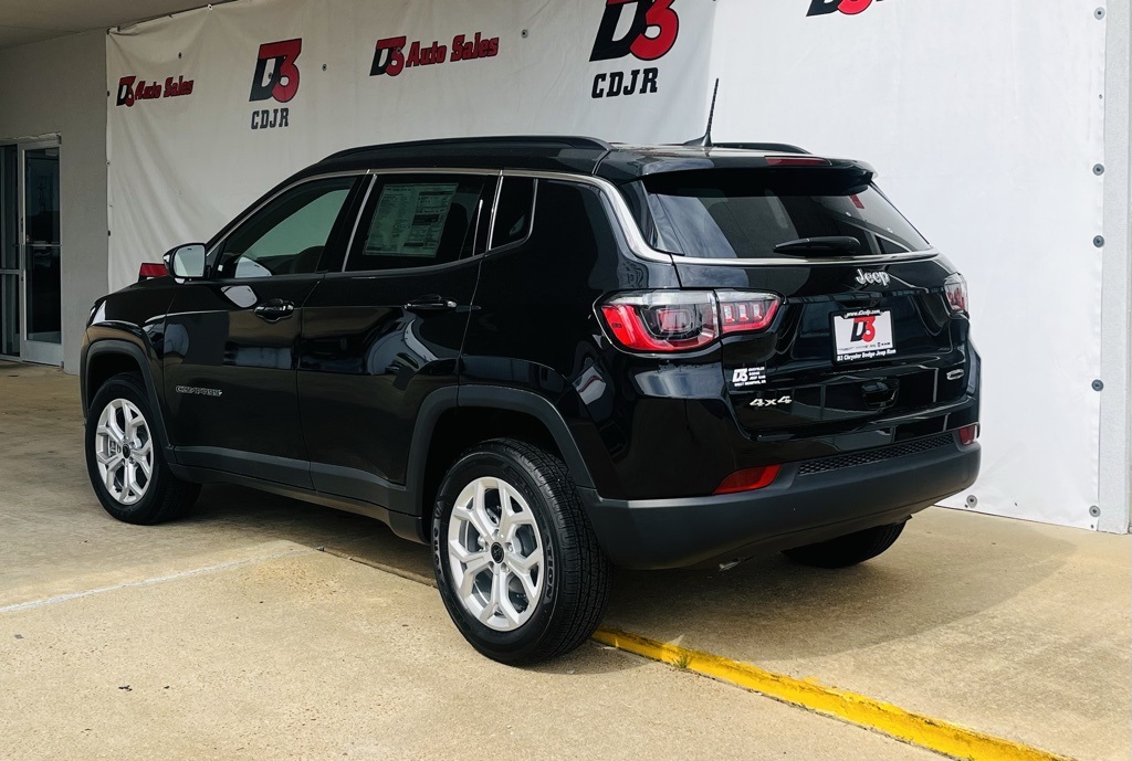 Vehicle image 8 of 40