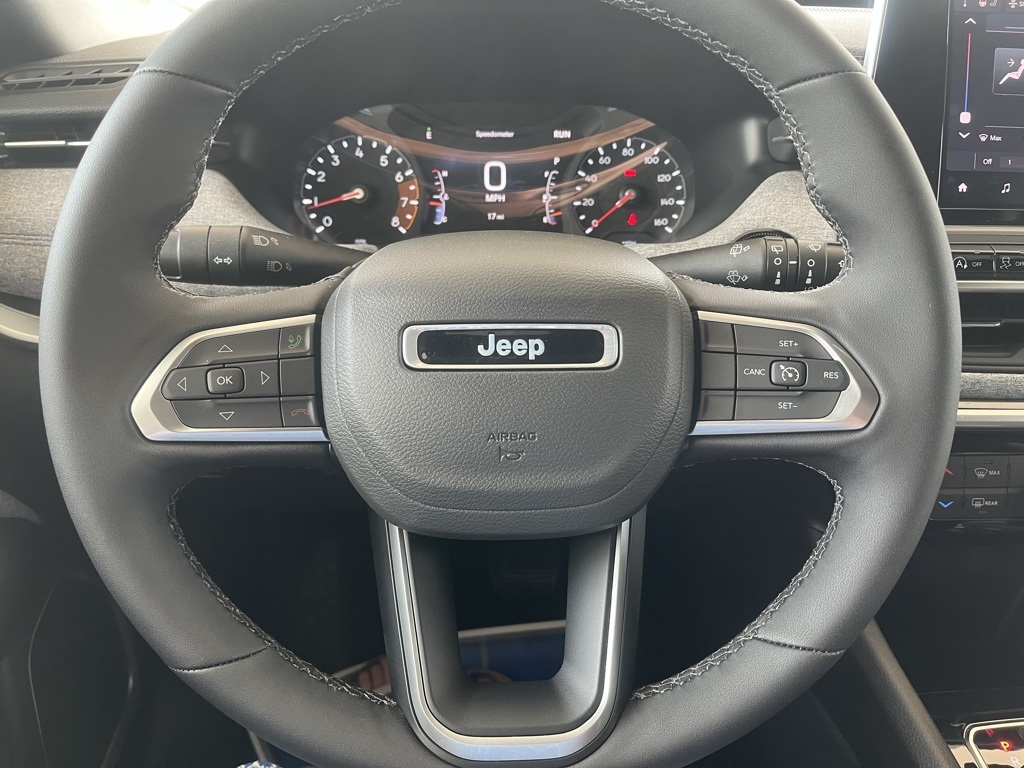 Vehicle image 12 of 40