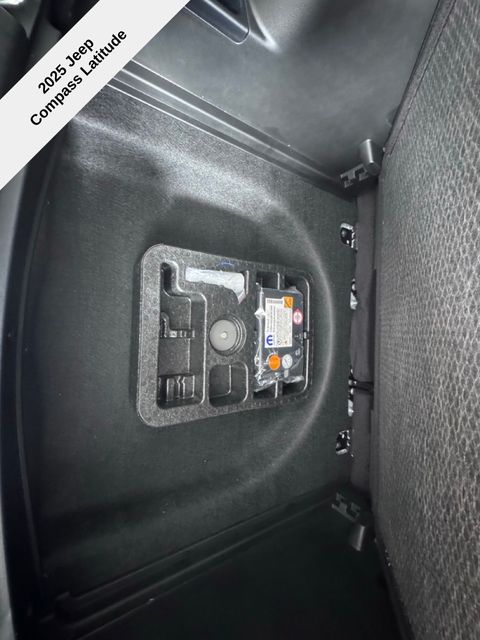Vehicle image 30 of 42