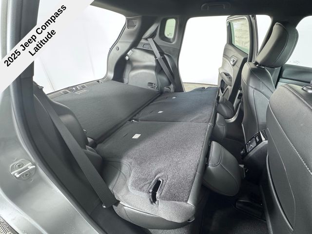 Vehicle image 18 of 42
