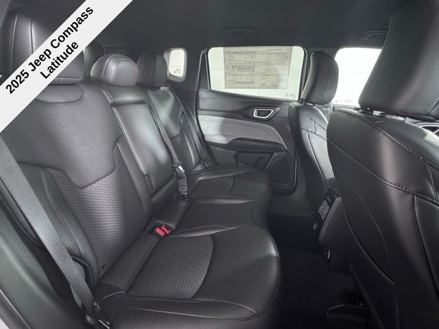Vehicle image 17 of 42