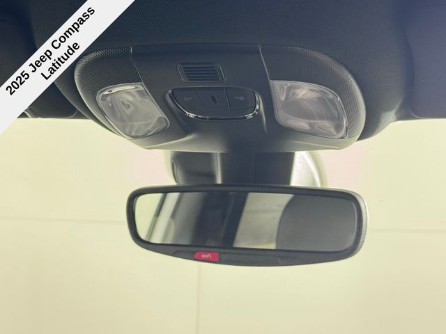 Vehicle image 37 of 42