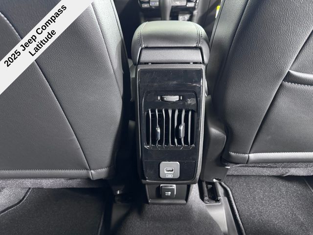Vehicle image 29 of 42