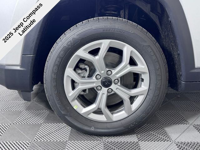 Vehicle image 13 of 42