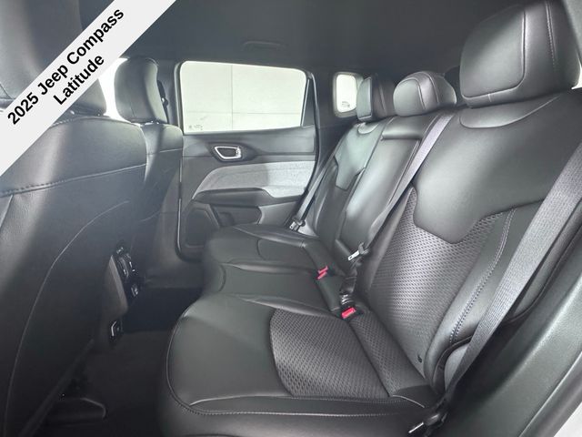 Vehicle image 19 of 42
