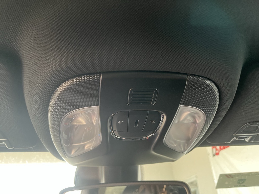Vehicle image 22 of 40