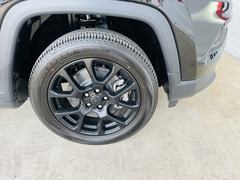 Vehicle image 39 of 40