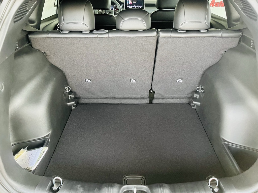 Vehicle image 36 of 40