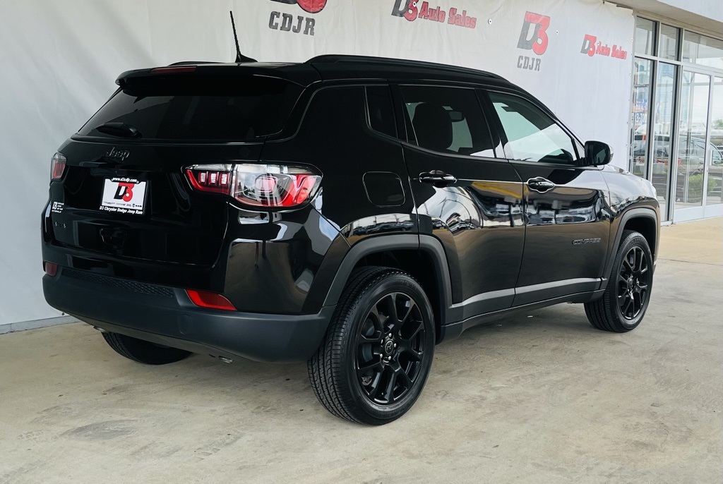 Vehicle image 6 of 40