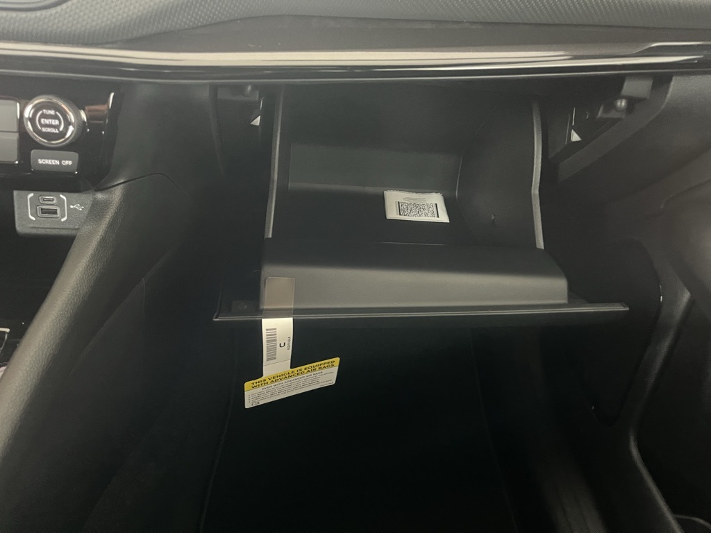 Vehicle image 29 of 40