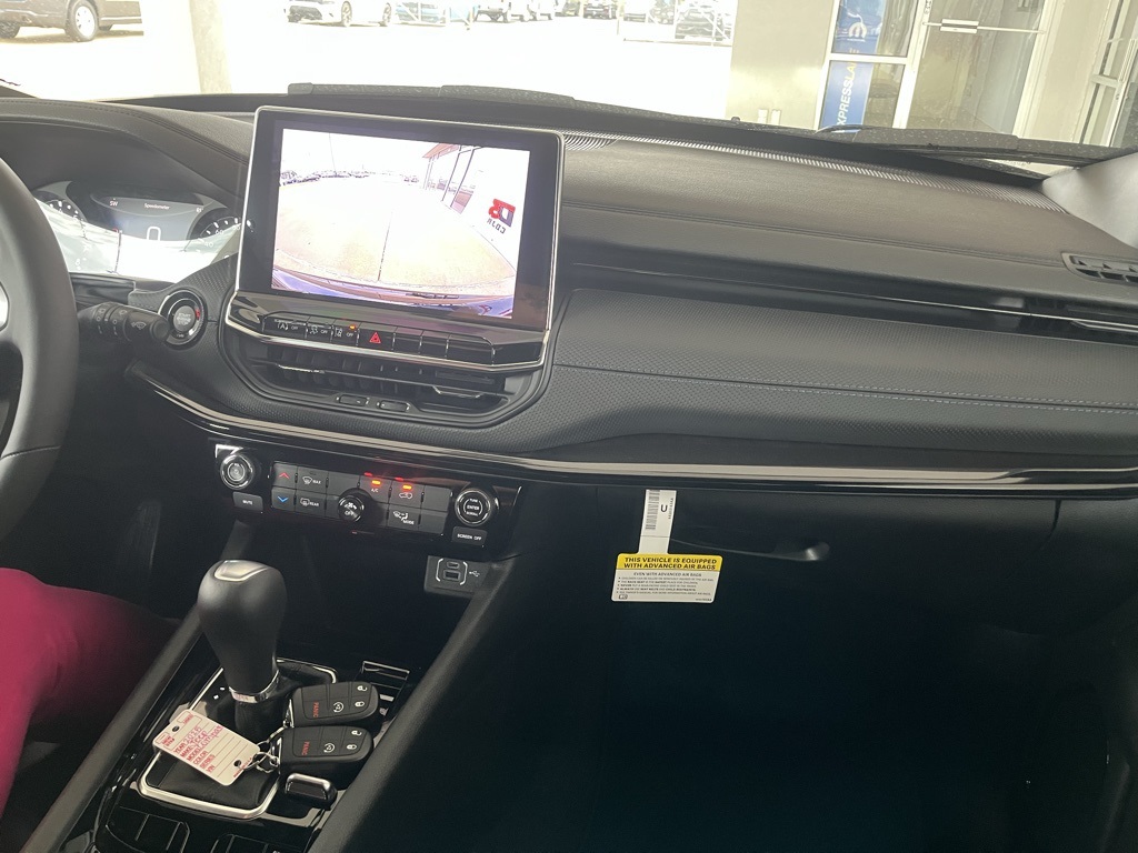Vehicle image 21 of 40
