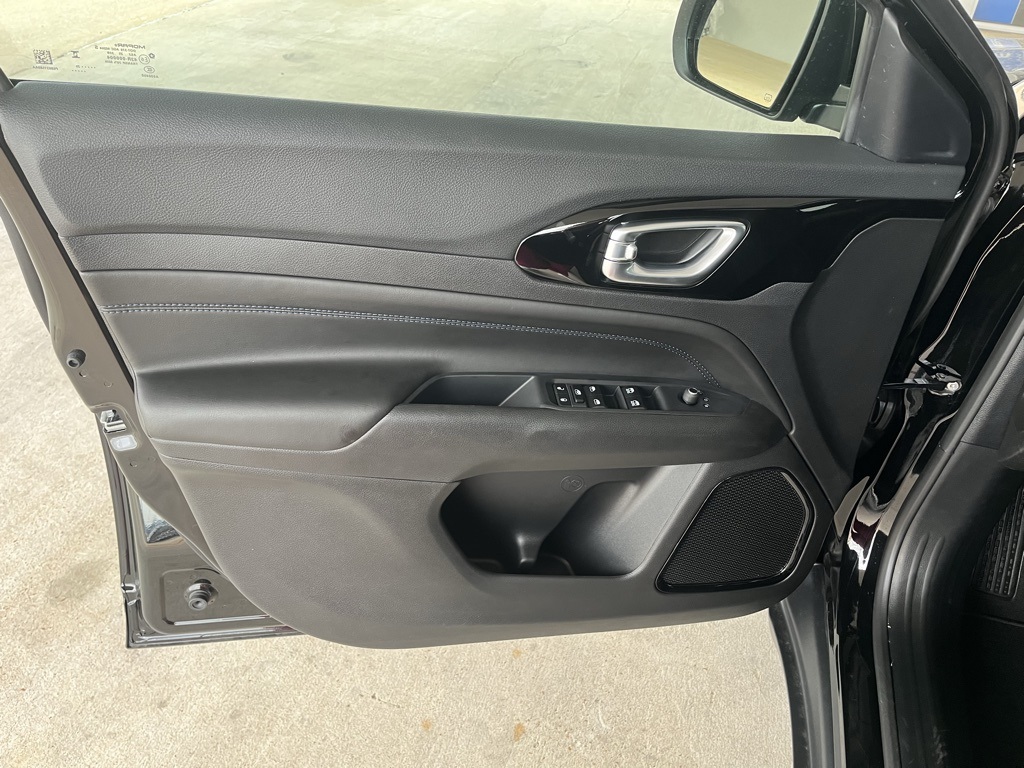 Vehicle image 12 of 40