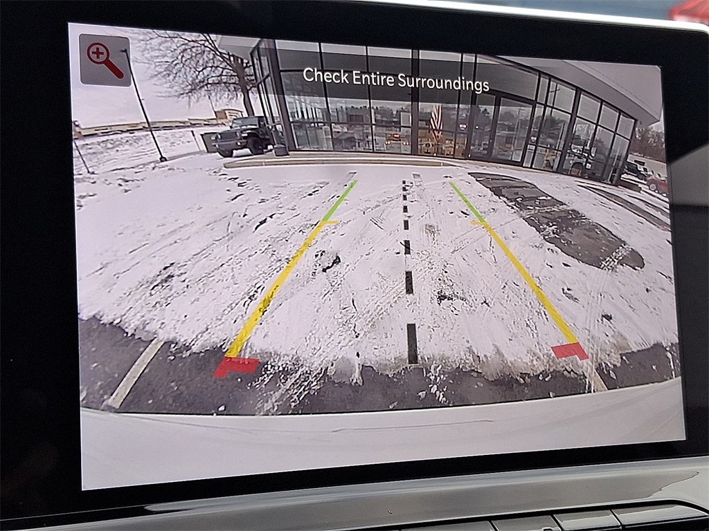 Vehicle image 13 of 21