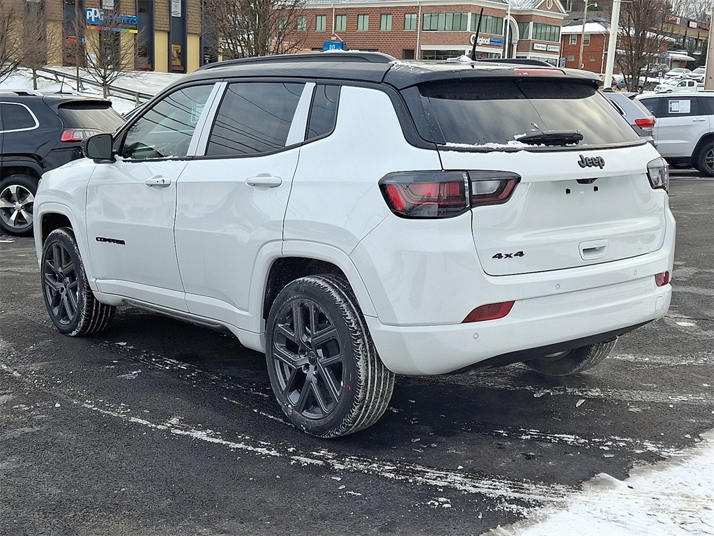 Vehicle image 7 of 21
