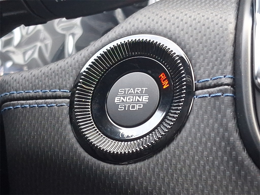 Vehicle image 17 of 21