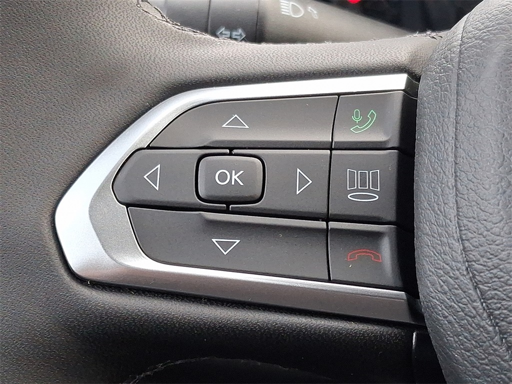 Vehicle image 15 of 21