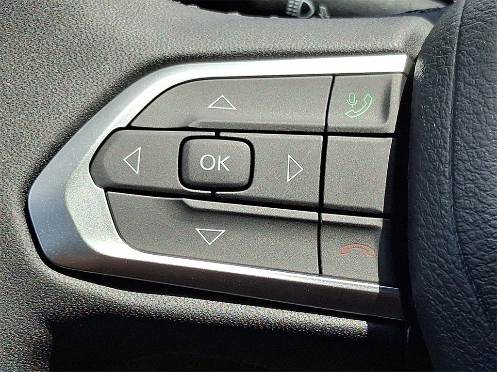 Vehicle image 19 of 21