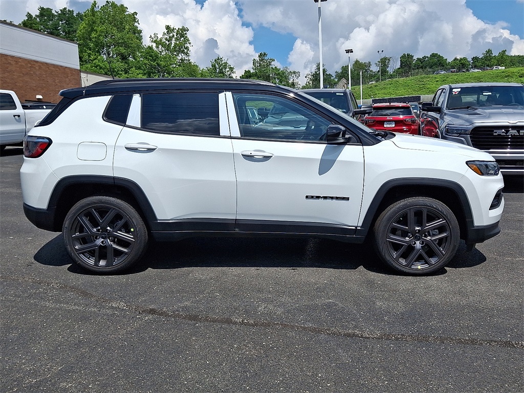 Vehicle image 4 of 21