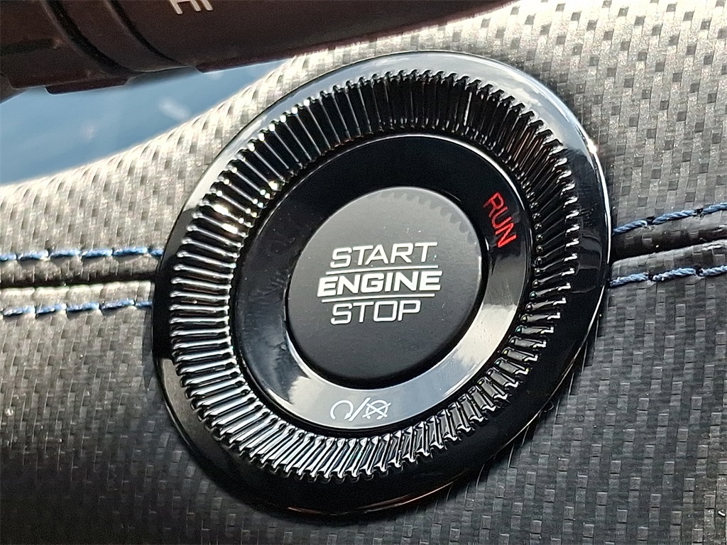 Vehicle image 10 of 21