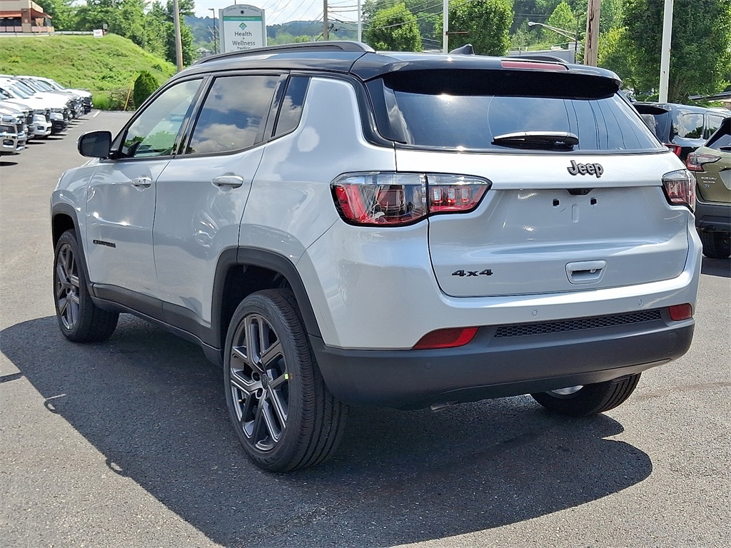 Vehicle image 7 of 21
