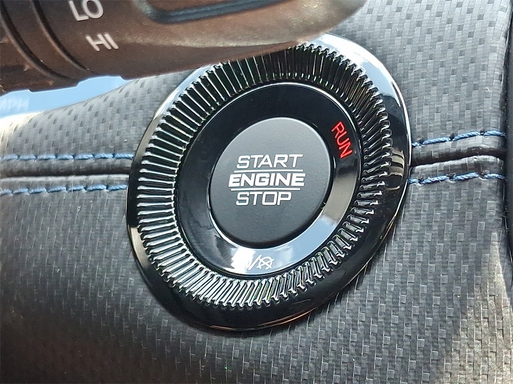 Vehicle image 11 of 21