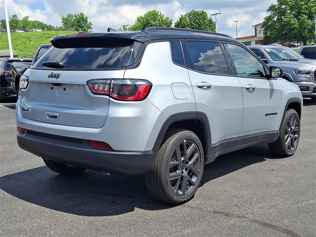 Vehicle image 5 of 21