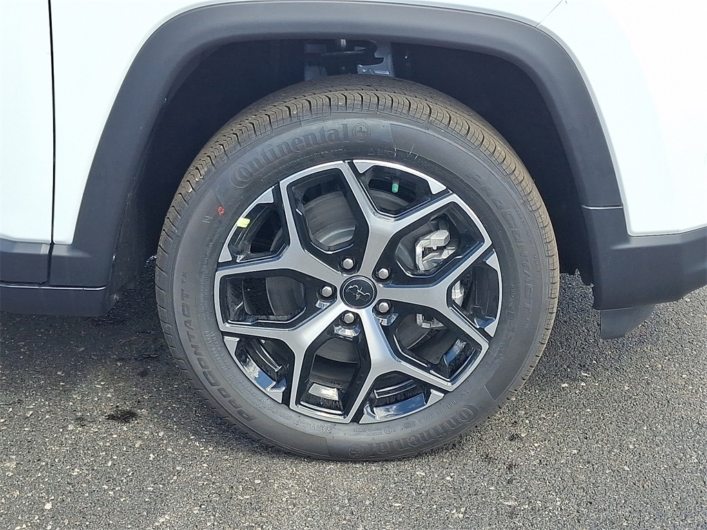 Vehicle image 8 of 21