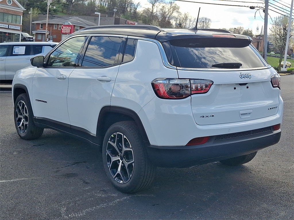Vehicle image 7 of 21
