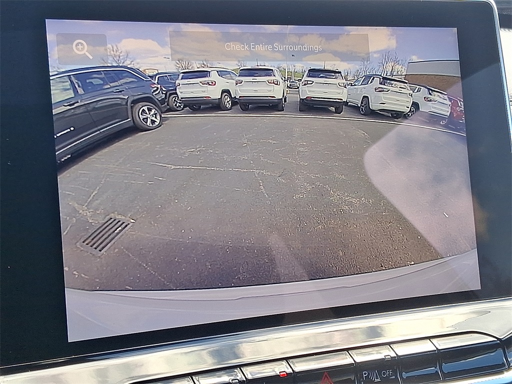Vehicle image 15 of 21