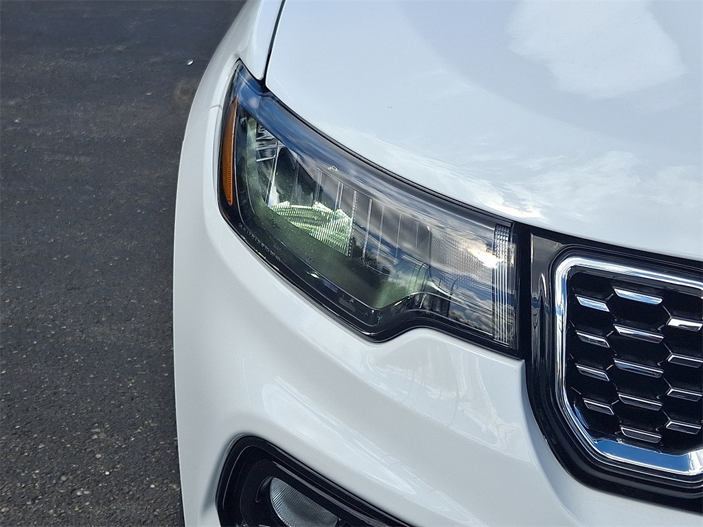 Vehicle image 9 of 21