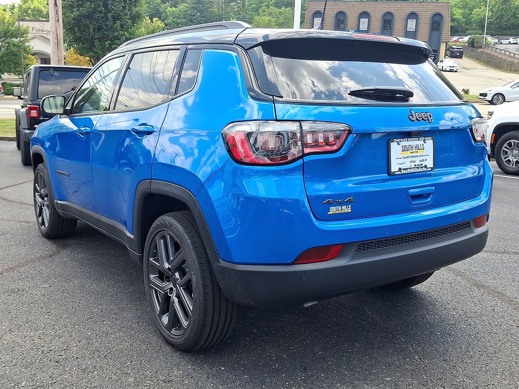 Vehicle image 7 of 21