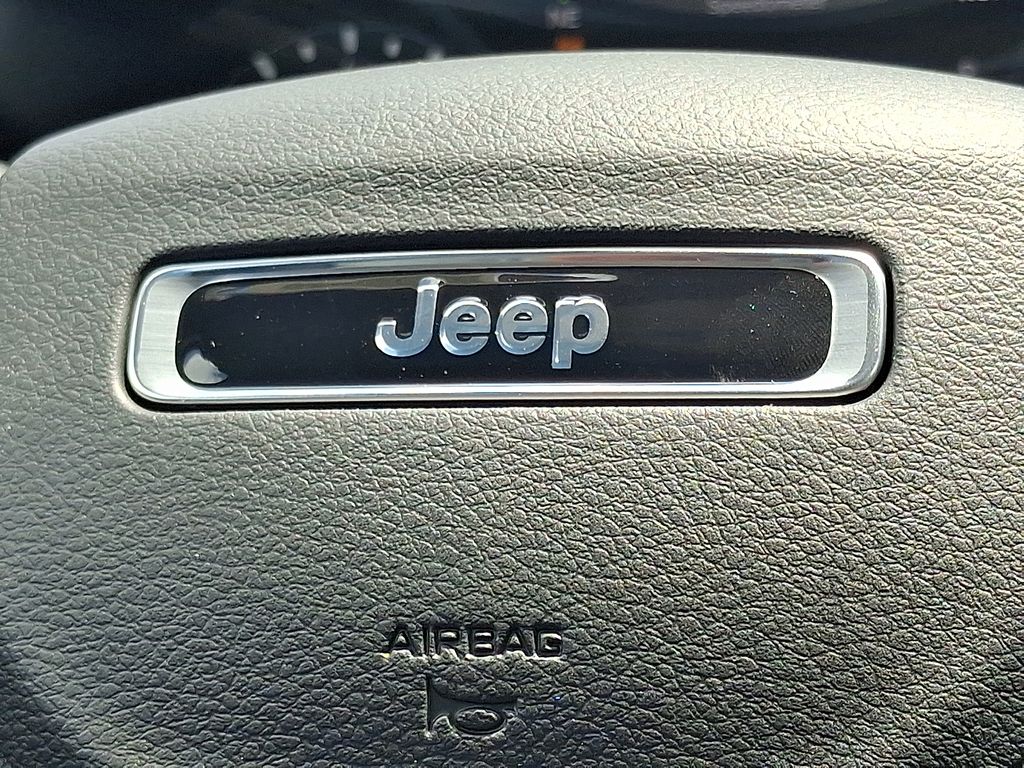 Vehicle image 20 of 21