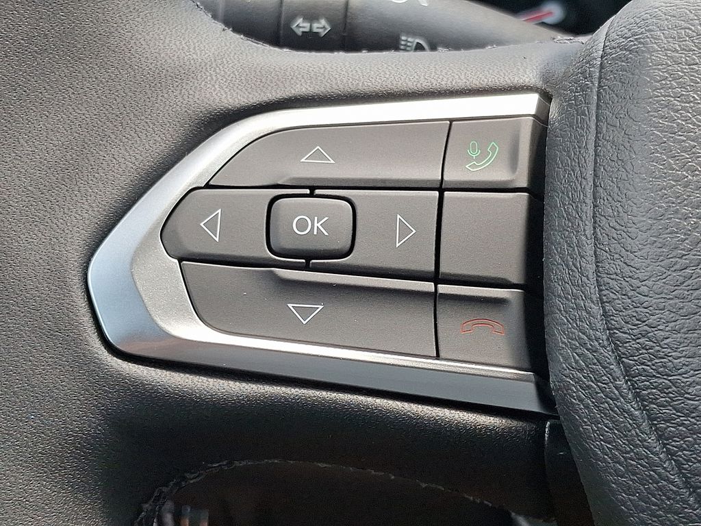 Vehicle image 19 of 21