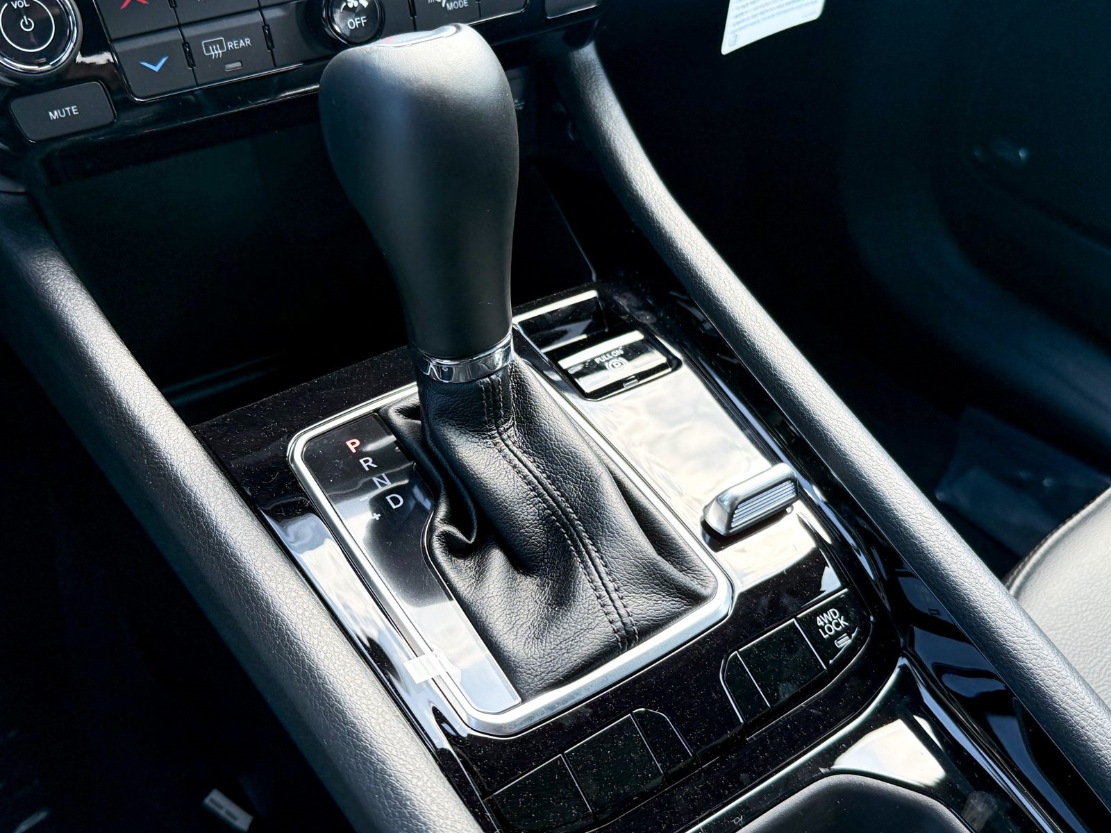 Vehicle image 21 of 39