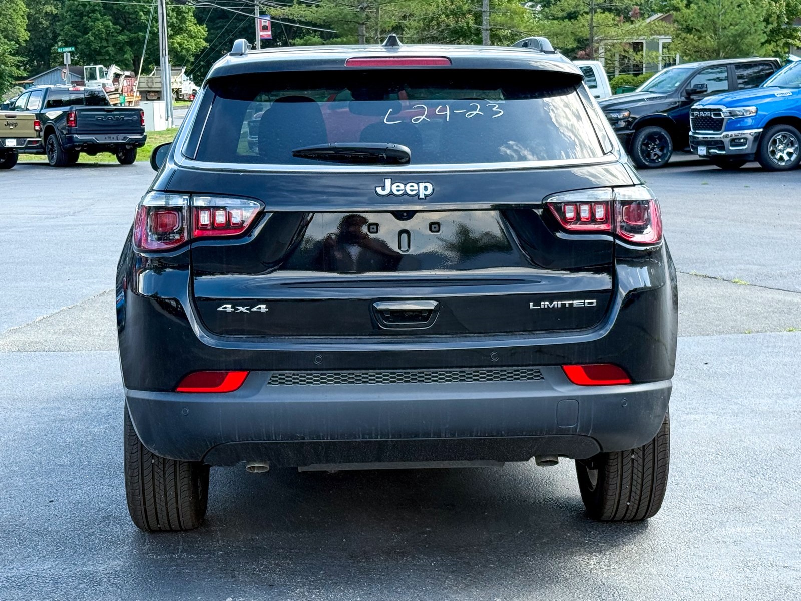 Vehicle image 7 of 39