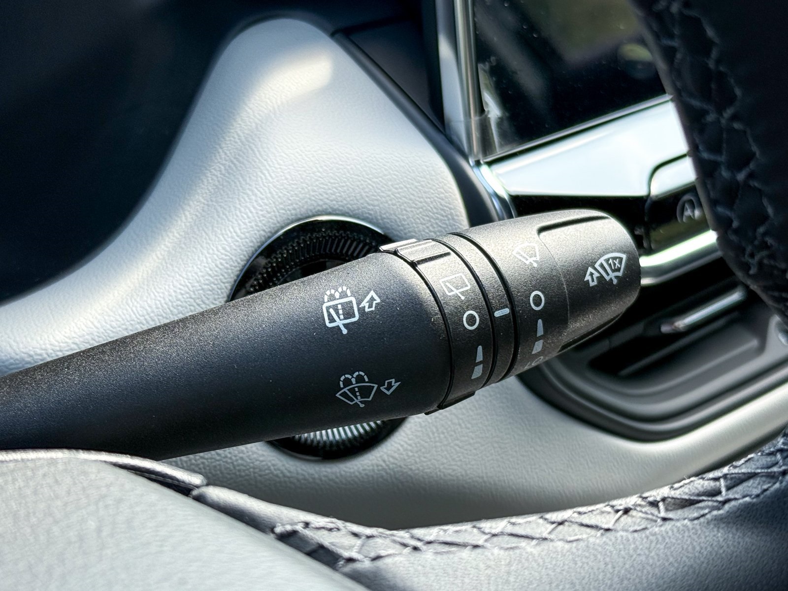 Vehicle image 31 of 39