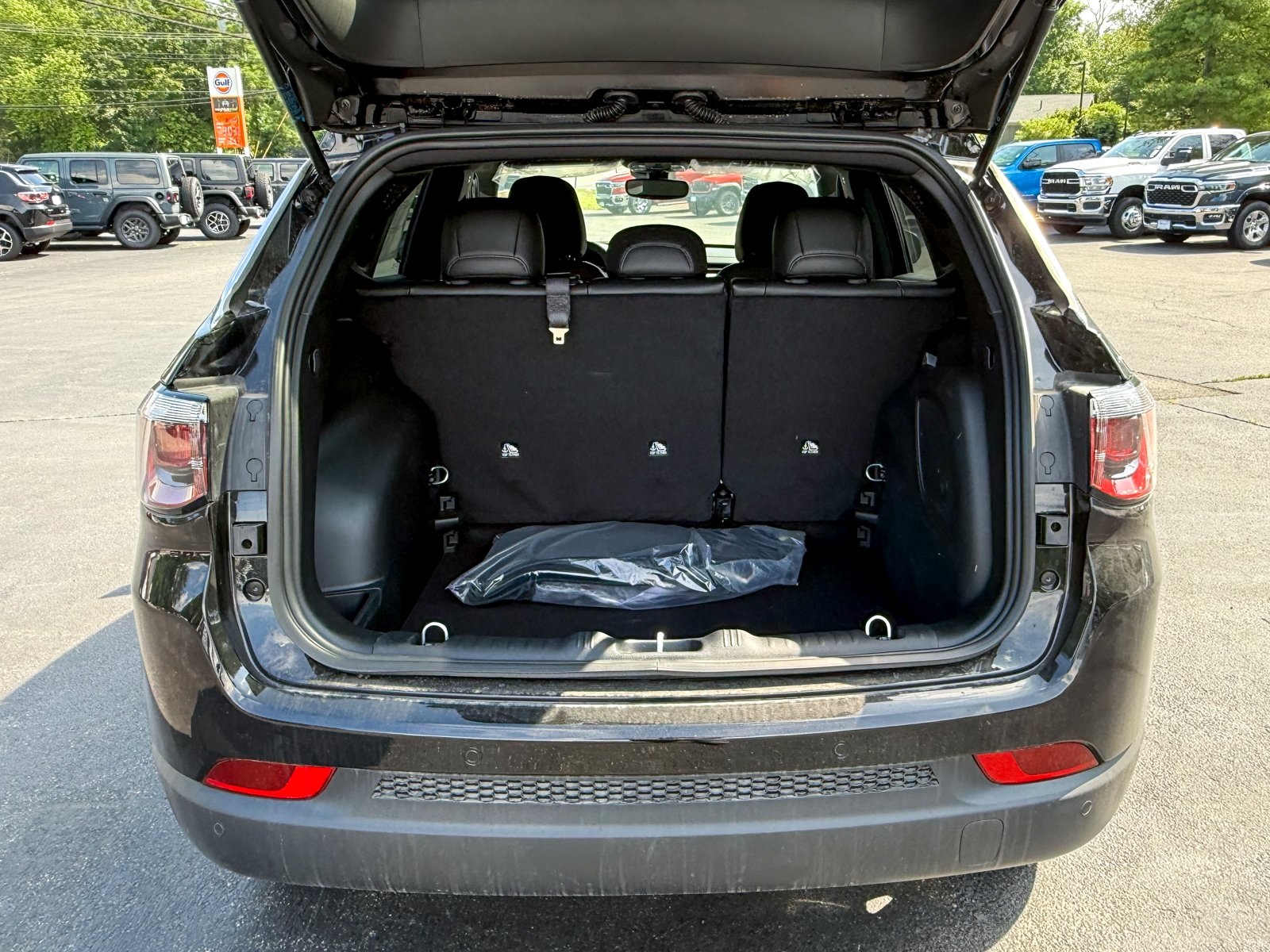 Vehicle image 11 of 39