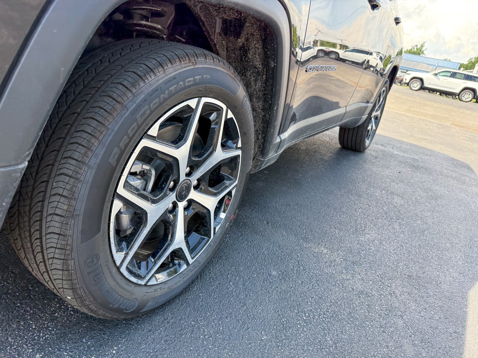 Vehicle image 10 of 39