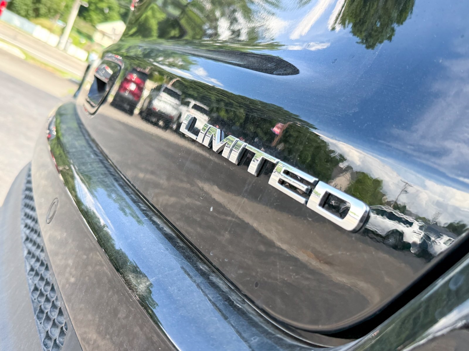 Vehicle image 38 of 39