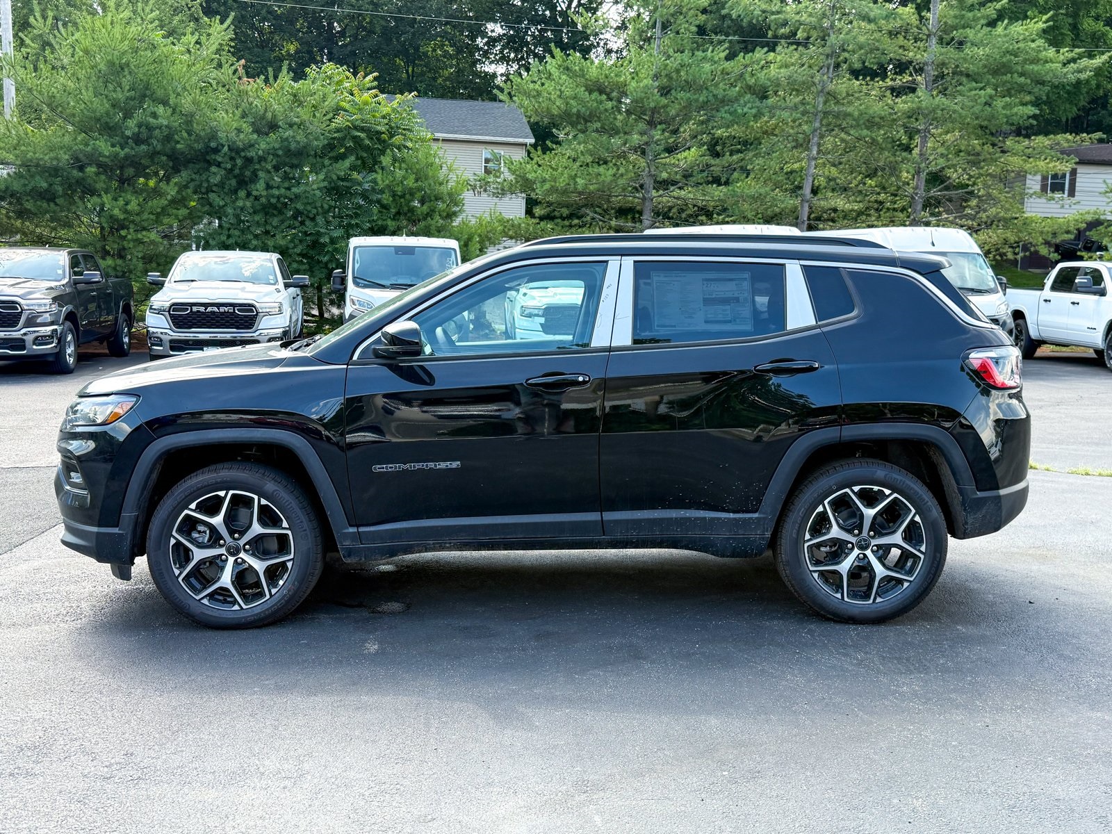 Vehicle image 8 of 39