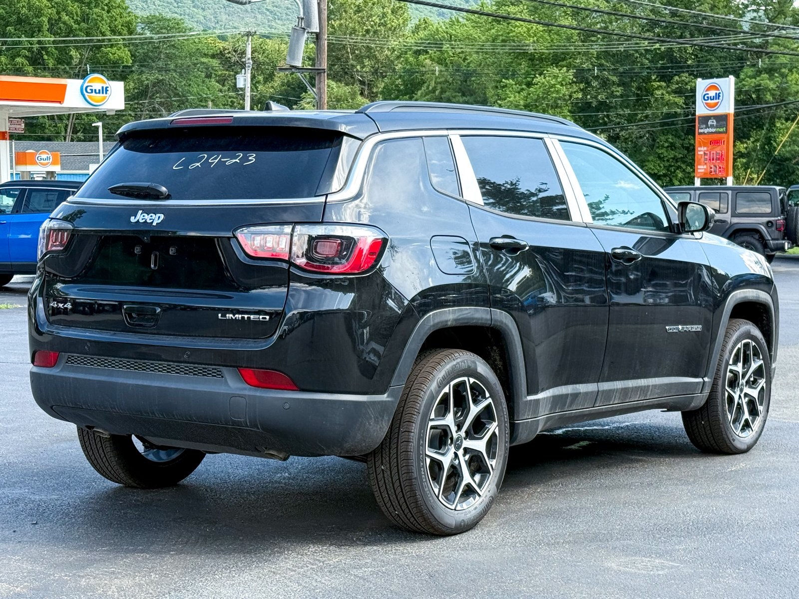 Vehicle image 5 of 39