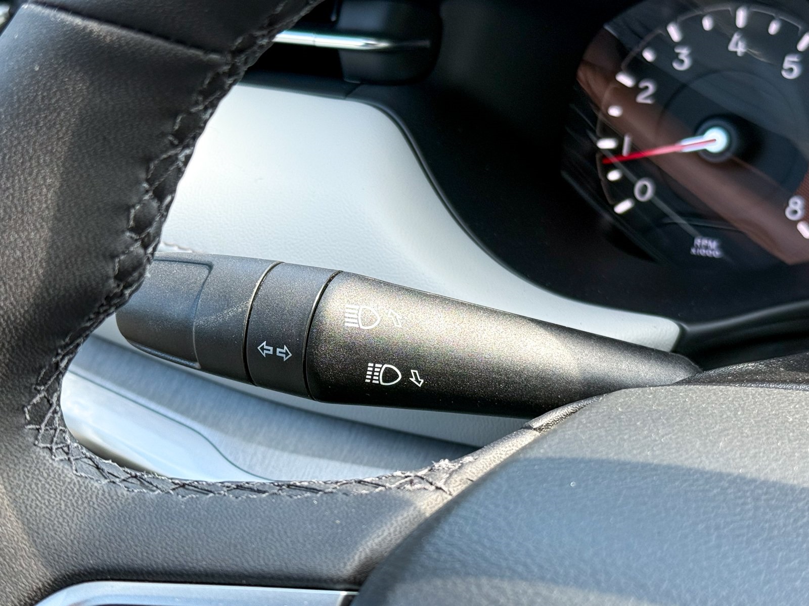 Vehicle image 33 of 39