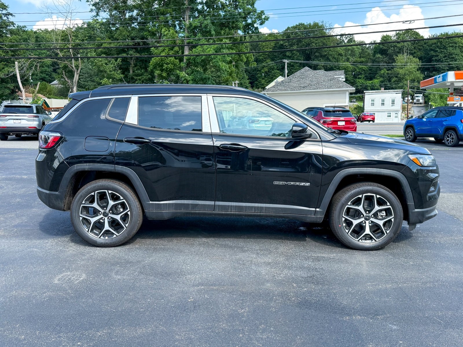 Vehicle image 4 of 39