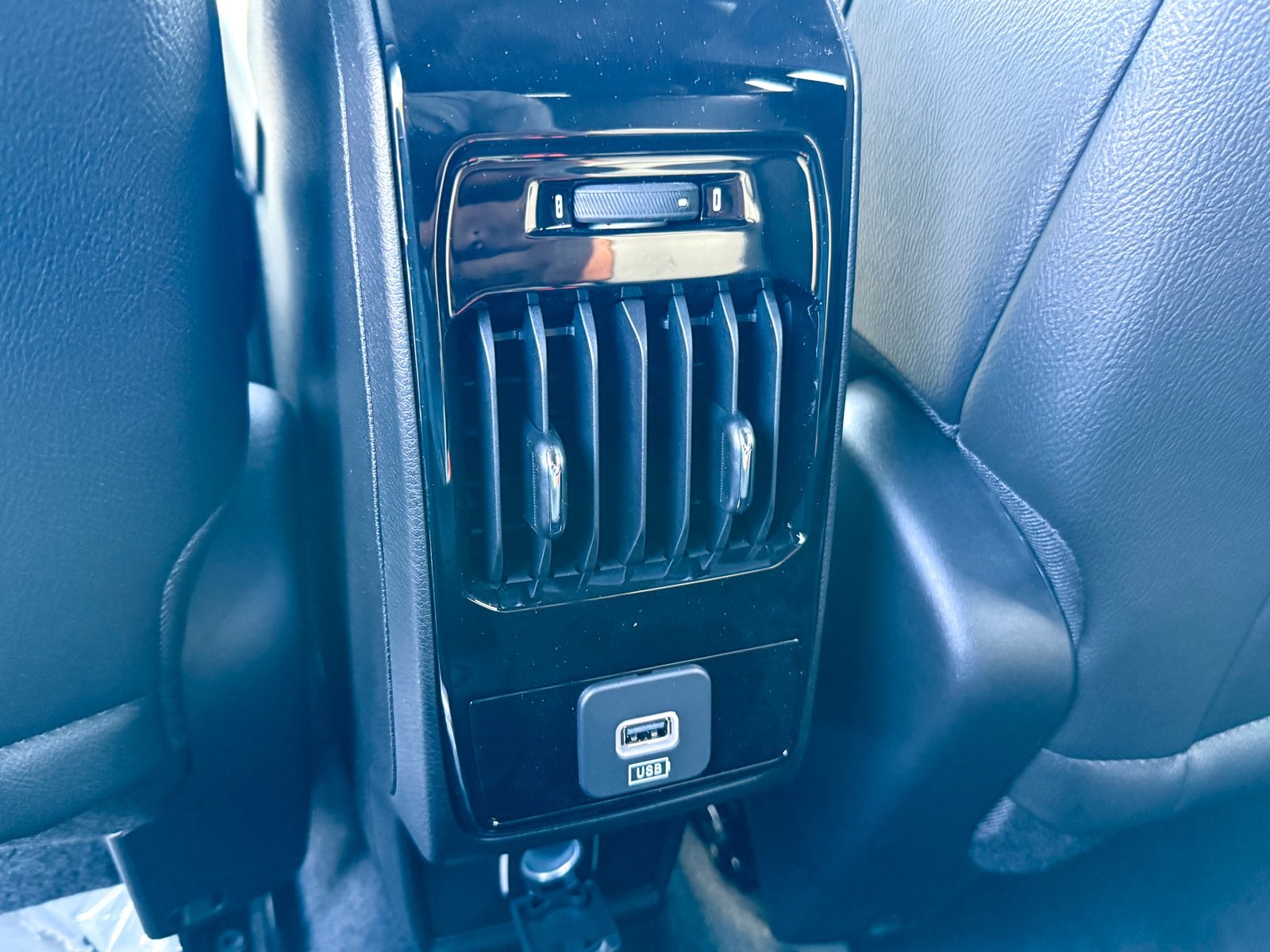 Vehicle image 26 of 39
